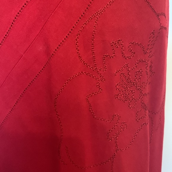 Red Dress-elegant and willowy - Picture 5 of 5